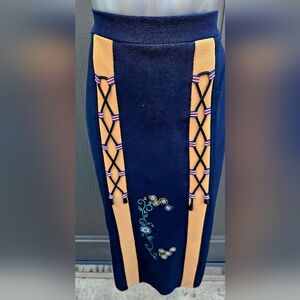MEDIUM NAVY BLUE SKIRT